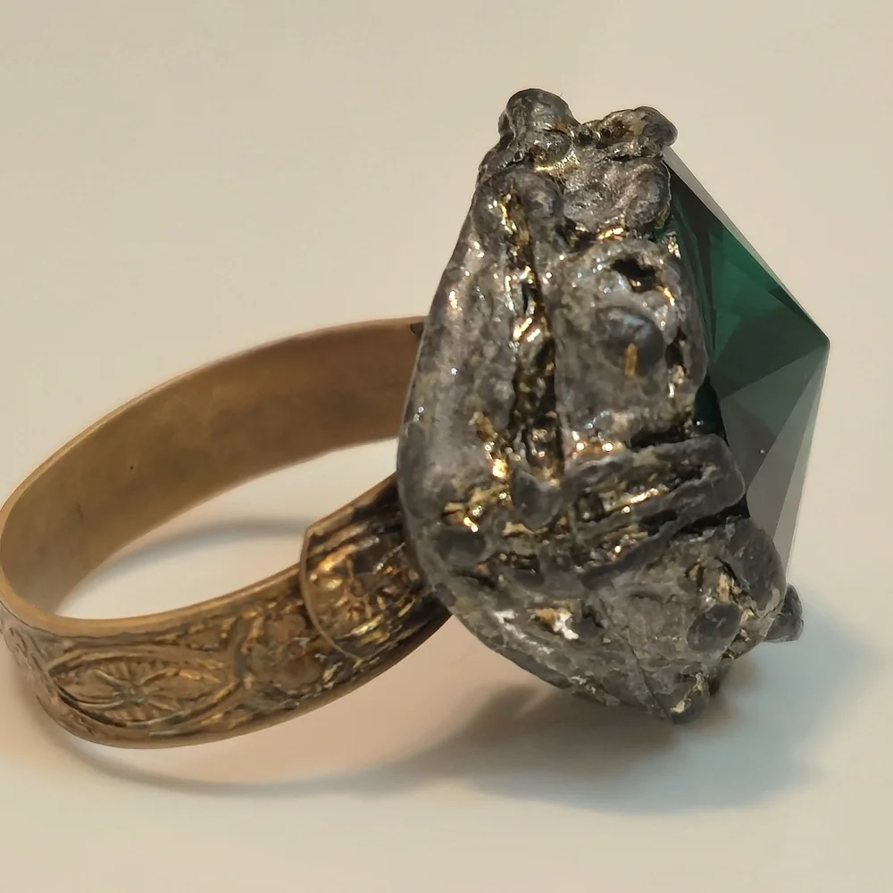 Vintage Modernist Emerald Green Glass Brutalist Statement Ring Adjustable - Picture 3 of 4